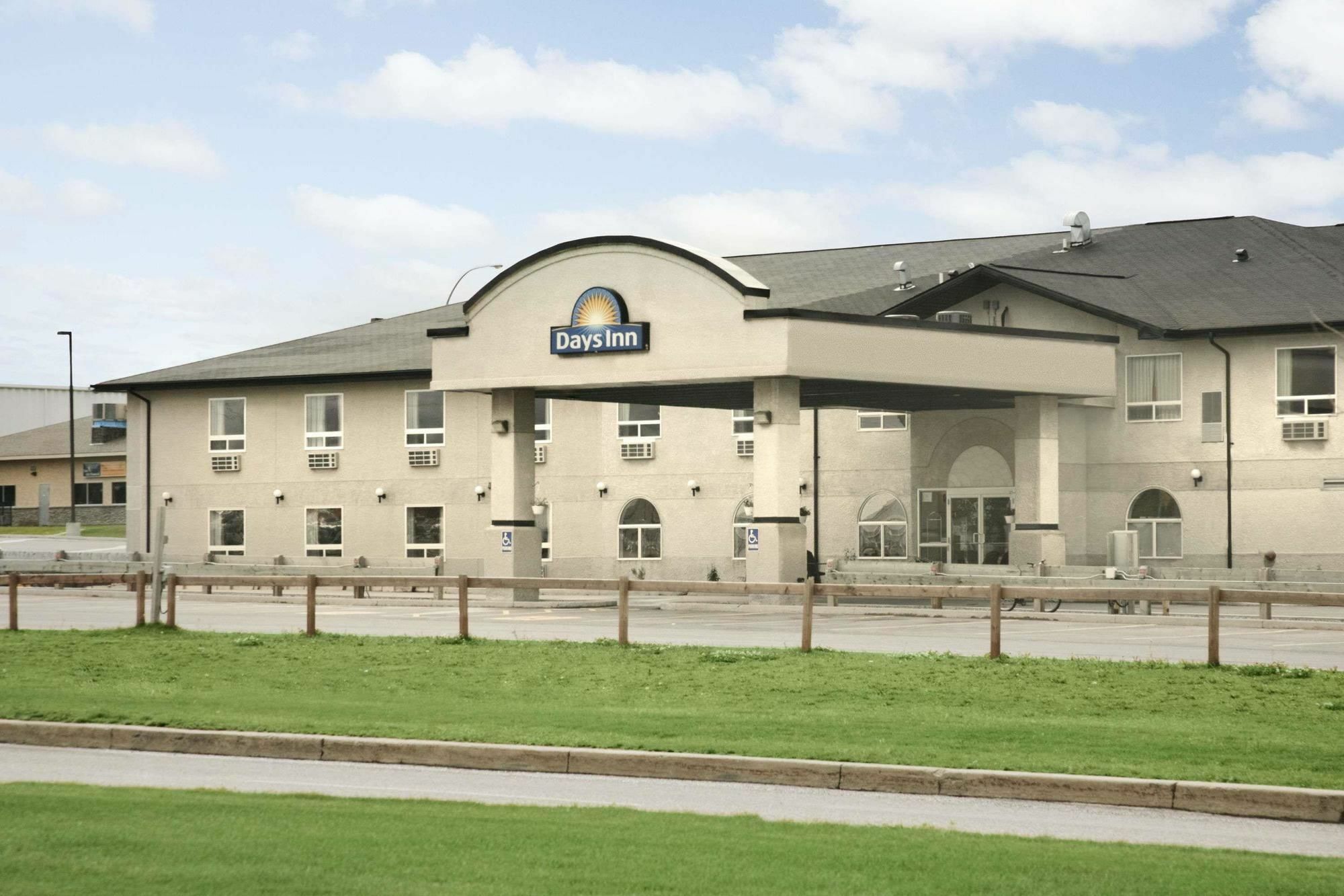 Days Inn & Suites By Wyndham Thompson Exterior foto
